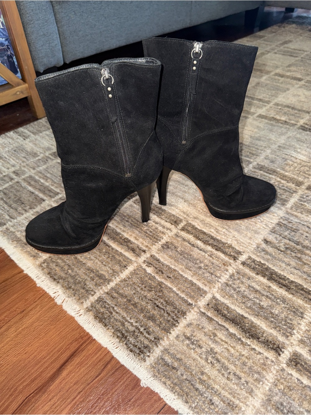 Uggs Black Suede High-Heel Ankle Boots Never worn 8